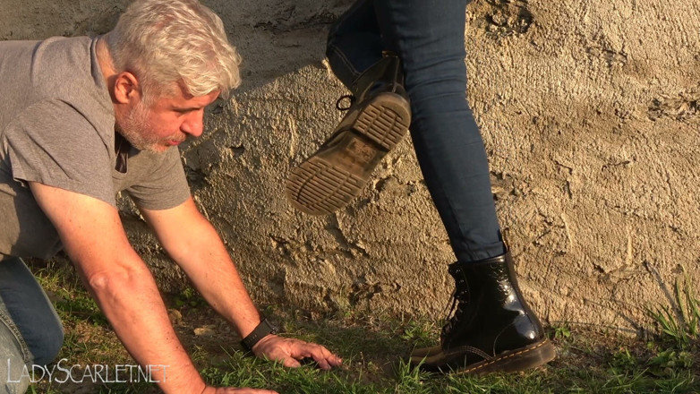 Lady Scarlet: Lady Scarlet - Dr. Martens curățenie în aer liber HD - Dr Martens...