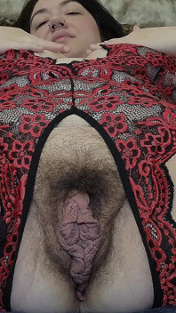 MILF Masturbacja W Czerwonej Bieliźnie Bez Krocza, Orgazm I Kobiecy Wytrysk