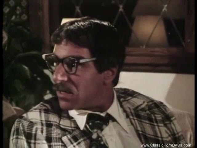 Classic Porn DVDs: MILF hebat dikongkek dan dipancut muka