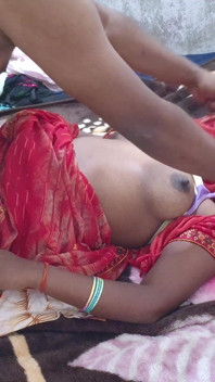 Bhabhi desi India berkongkek dengan lelaki miang desi