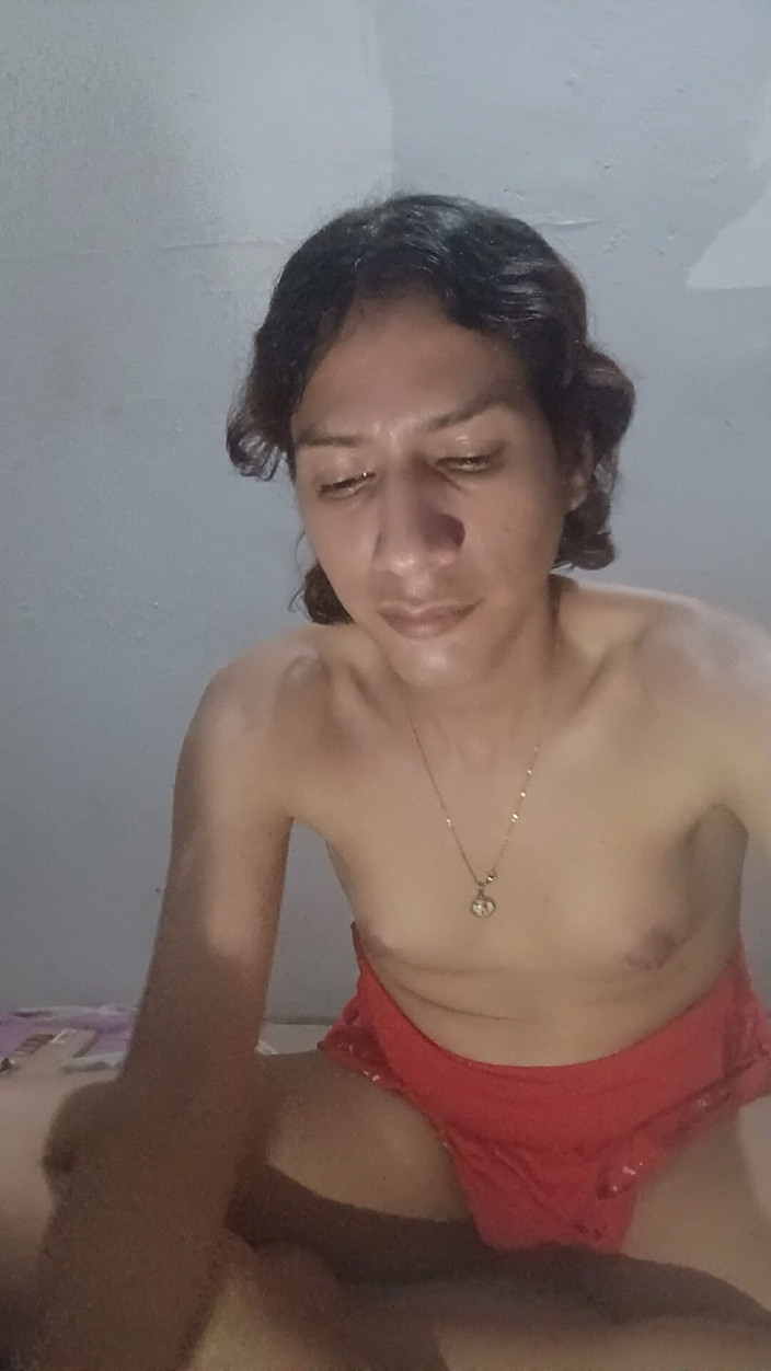 Femboy from Colombia: Ciuman kaya untuk payudara saya yang kaya