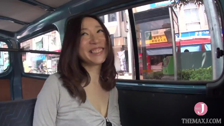 Celebrity Japan: The cute lady around the corner, her first AV appearance!...