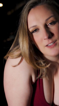 Lízání kundičky v kabátu - Clara Dee POV