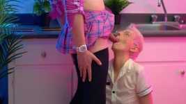 Orinar en la linda chica parte 2