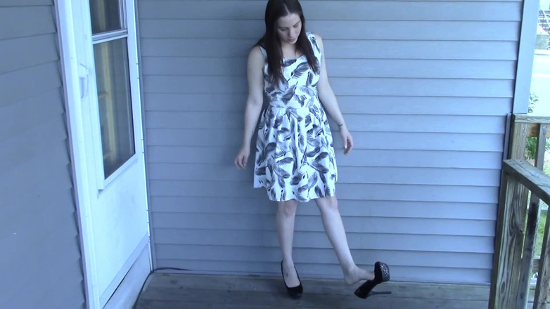 Quinn brooks: Outdoor Heel Worship