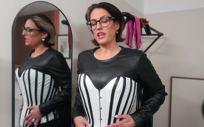 Countess diamond: चमड़े का पूरा जुनून