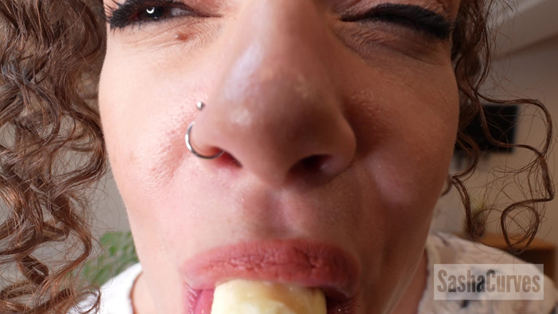 Sasha Curves: Giantess Realtor's Tiny Home Inspection