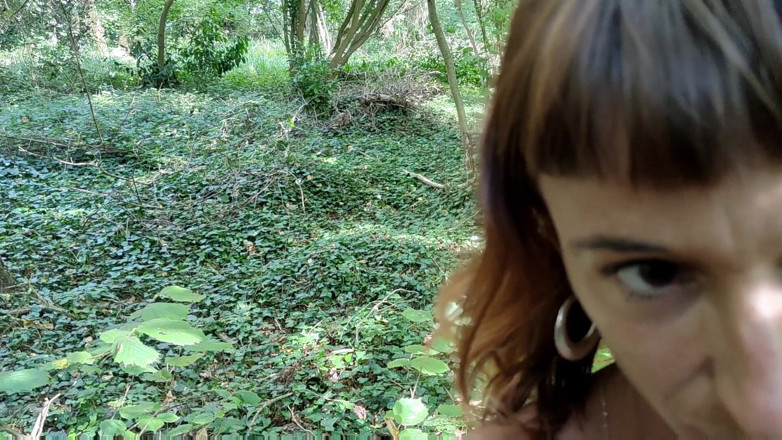 Magia Rosa: Wild Scape v Brittany Woods - Venkovní sex v přírodě