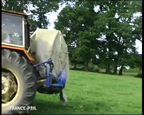 La France a Poil: Není lepší způsob, jak flirtovat, než traktor!