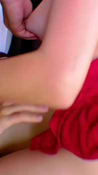 Ta vdaná žena v masce podvedla svého manžela se mnou