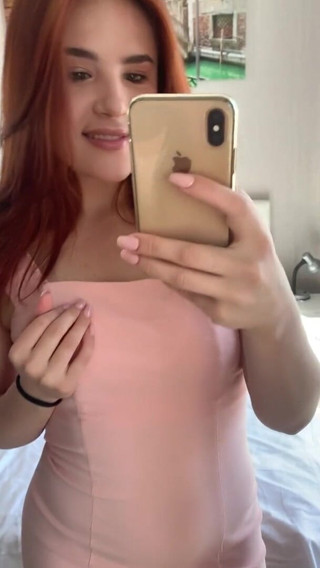 SugarNadya: Zrzavá kráska předváděla své sexy tělo