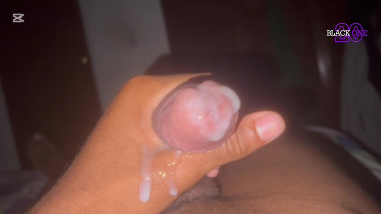 Black-2001: Papi Lubrica Su Polla Con Su Propio Semen Y Luego...