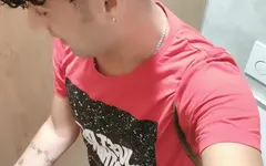 Masturbar-se no banheiro com a porta aberta - quase pego através do orgasmo
