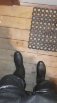 Rubberboots and Leatherpants on Ice