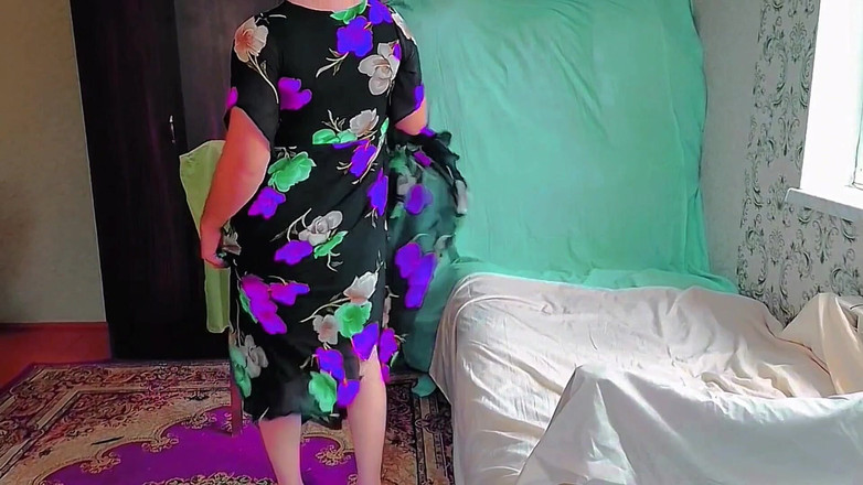 Kitty_Cross: Le giocose sissy prendo un tè da una fantasiosa tazza...