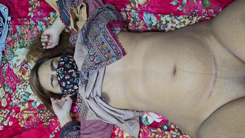 Faryal: Indisk granne Aunty Ki Chut Pe Pani Nikala