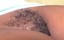 Bambulax: Черную волосатую киску трахнули и заполнили большим белым членом и липкой порцией спермы