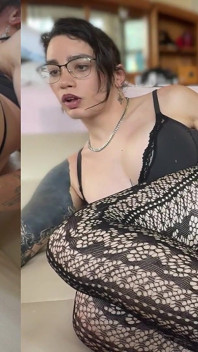 เลน่า เวสเปอร์ ยัดหมัดหีตัวเองให้รูฉีกยื่น
