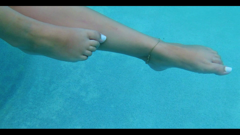 Annabelle Rogers: Wet and Wild