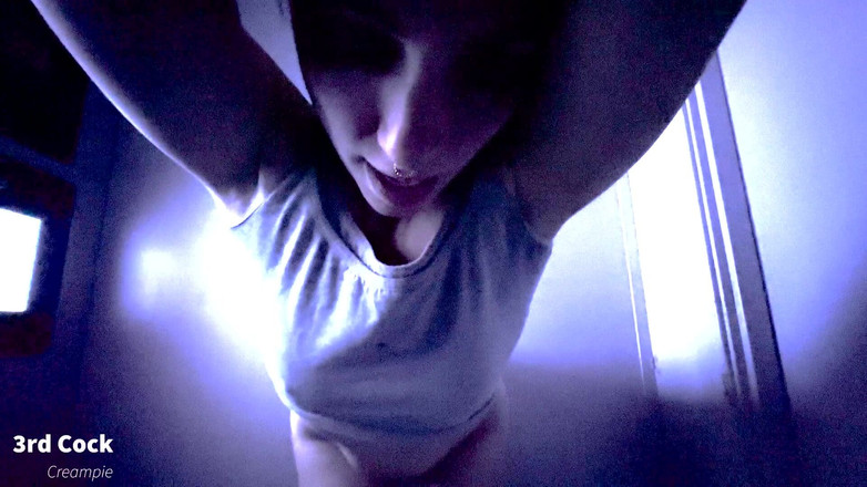 PNW Porn: Přivádím moji děvku přítelkyni do gloryholy