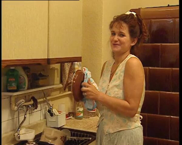 YOUR FIRST PORN: Fanny Kom in i mitt kök - Fanny