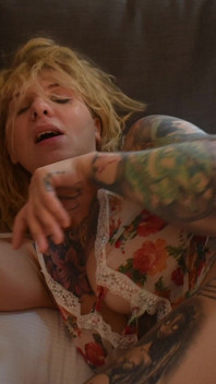 Spust wewnątrz mojej pussy brytyjskiej starring Scarlett Love