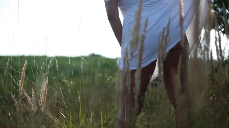 XCZECH: Sharon Cherry - Dvě dívky ukazující kundičky za západu slunce