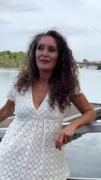 Çok 40 yaşındaki Mavi'nin tadını çıkarın