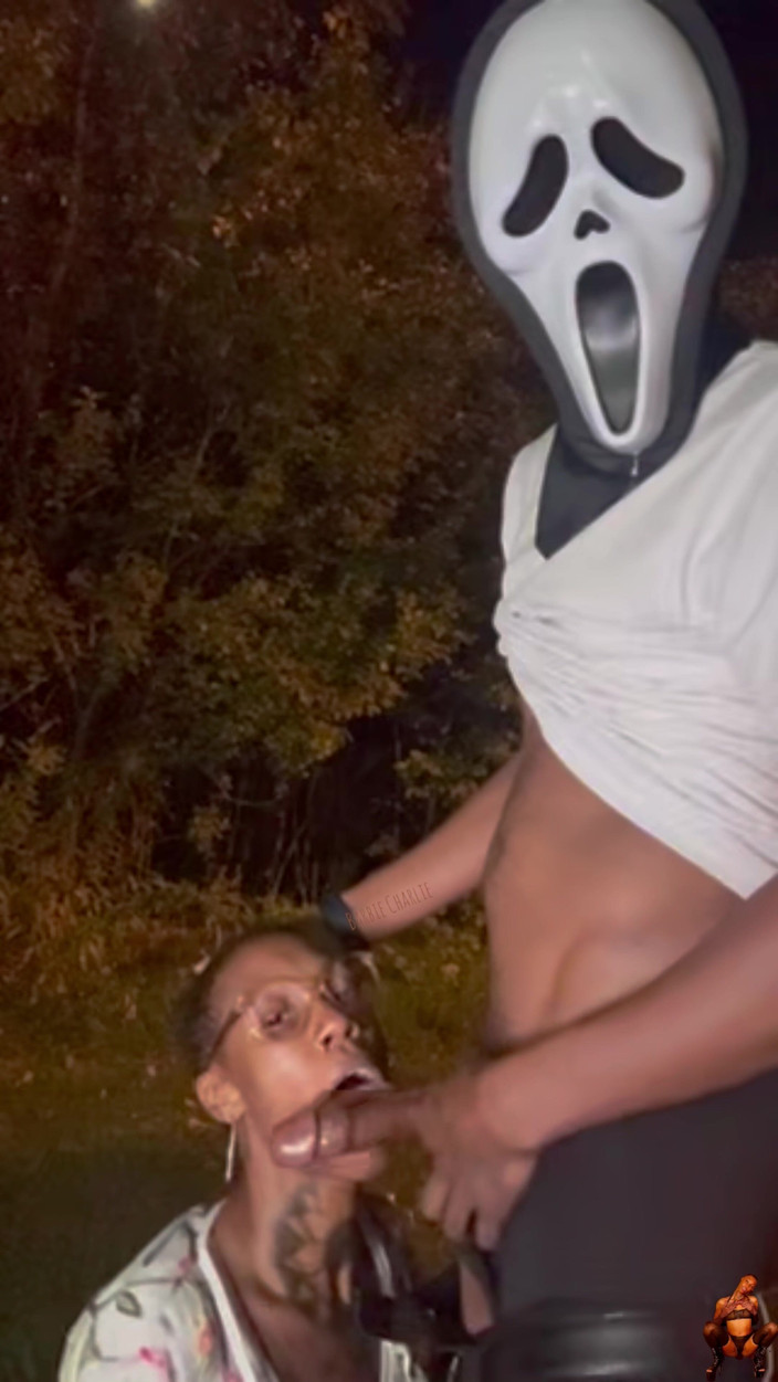 BarbieCharlie: Barbie Charlie Cosplay Ghost Face Facefucks