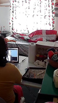 sautele paapa ghar ka ophis karte hue sauteli beti par
