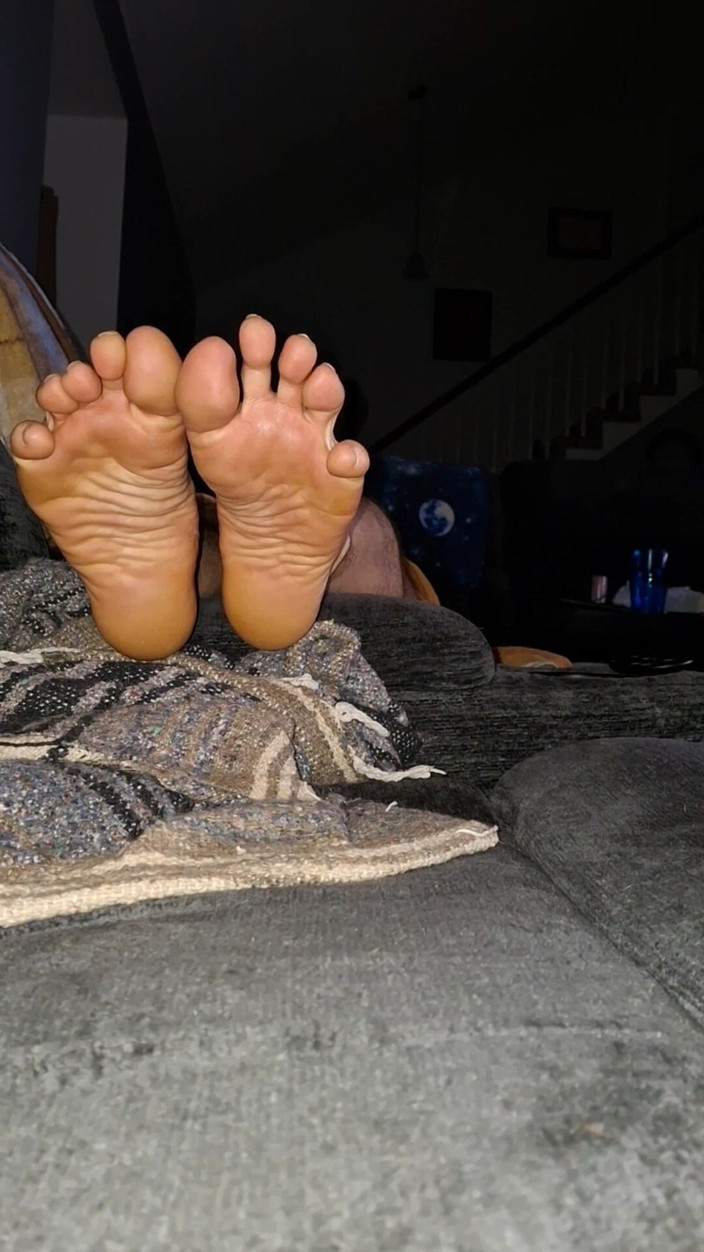 Midsouth Foot Fetish: Mostro le mie suole bagnate