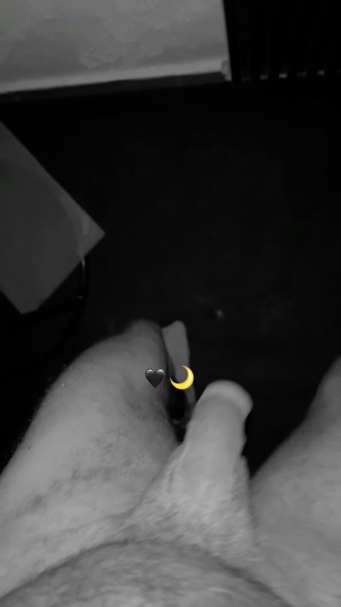 Preek Fans: Jerking in Black N White