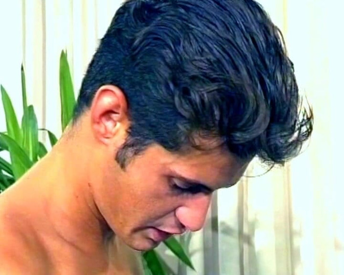 Deutscher hardcore: Крошка-блондинка из Германии в ее первом межрасовом тройничке