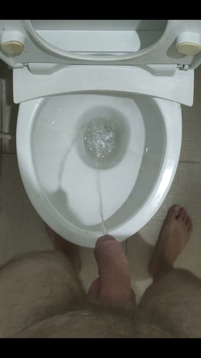 MrKinksly: Morning Pee