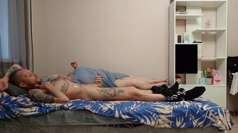 Zona901: 继母喜欢我在她嘴里射精