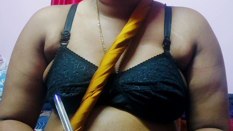 Desi Mohini: Gorąca Bhabhi z przyrodnim bratem sam