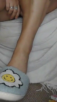 Slipper Dangle Tease a uctívání tlustých telat s Kepi Carter, Sledujte, jak je sklouznu