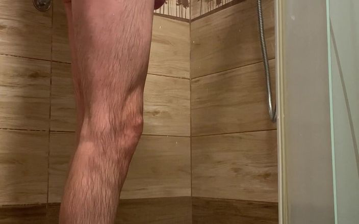 Chris Ftlvr: Tôi đã có một vòi hoa sen với Hardon