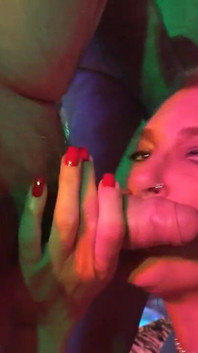 La pornostar tedesca Babe Kira knight e le sue ragazze gangbang scambisti