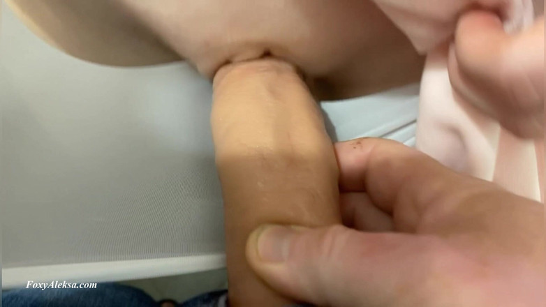 FoxyAleksa: Omg!!! Pula Lui Ejaculează Pe Curul Meu! Mi-a Făcut Asta În...