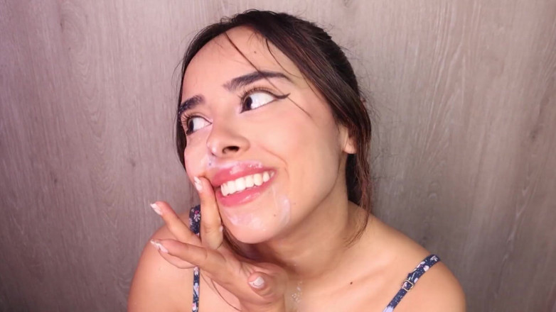 CuttieJennie: Üçüz üvey kız kardeşler ateşli adam için kavga ediyor