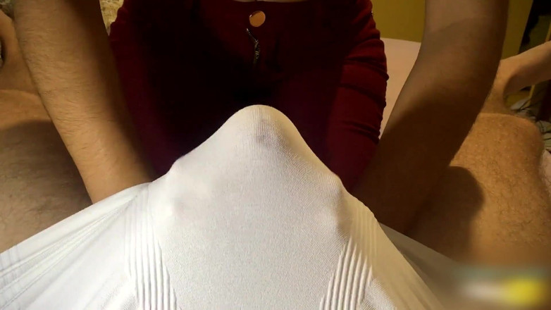 College-couple: Gobba a secco lo macina in jeans, lo fa venire...