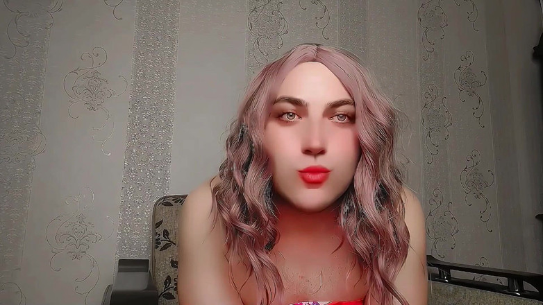 Kitty_Cross: Sweet Femboy opiera się na balustrady balkonu o zachodzie słońca