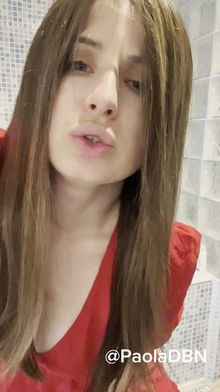 PaolaDbn: Solo in the Bathroom I Play with My Toy