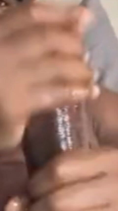 Cum Jacking: Stavo pensando a come mi scopa il cazzo