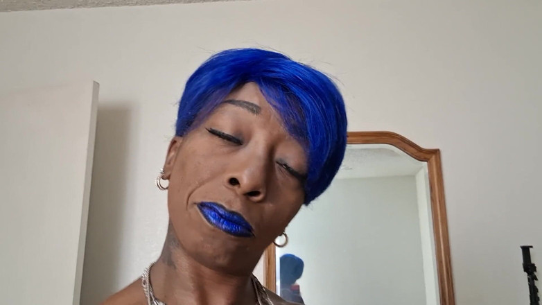 Trapper Woodstock: Blue Nasty Lipstick Face Fuck
