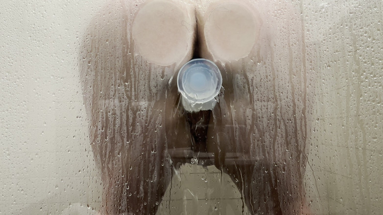 Autumn Snow: Tombul üvey anne duş zamanı