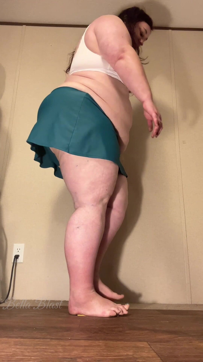 BellaBlast: Mit füßen treten und gebrochen: mein gewicht zerquetscht dich