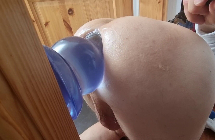 Giantasshole: 我的新菊花打开器。8,9厘米宽肛门玩具