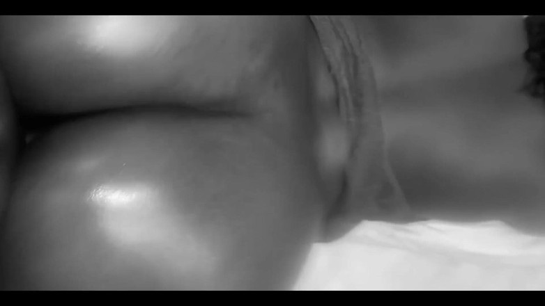 Mighty Adrian - Black Ice: Aku ngentot 2 teman di hari yang sama - dia ngirimin aku...